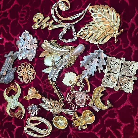 LOT OF 22 VINTAGE BROOCHES - Picture 13 of 13
